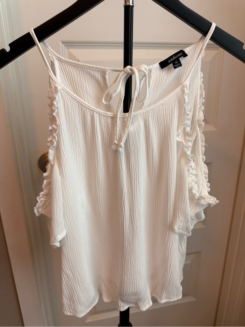 Flirty and sexy summer top with open shoulders.